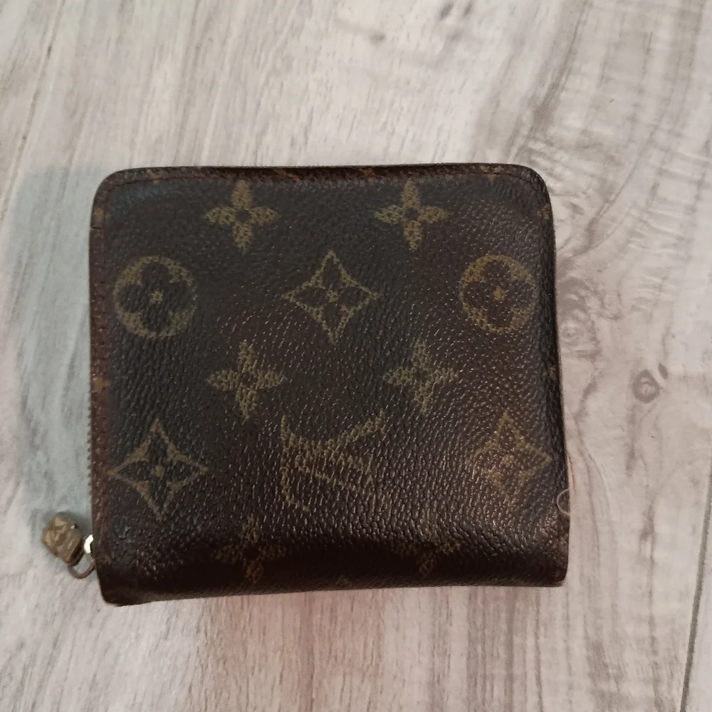 Louis Vuitton Brown Mongram Canvas Wallet Bi Fold - Picture 2 of 12